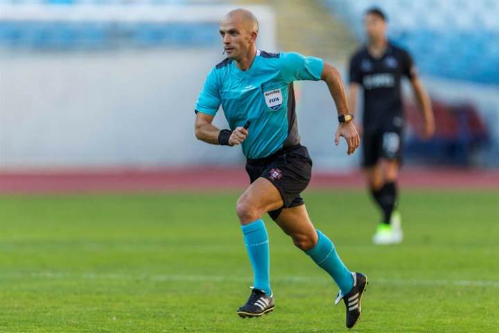 Luís Godinho apita F. C. Porto um ano depois da polémica com Danilo